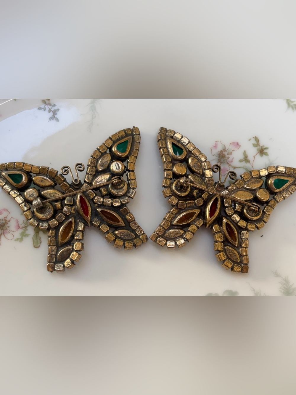 Vintage WEISS unsigned multicolor rhinestones butterfly brooch - Picture 4 of 6